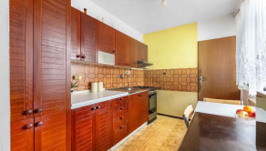 REALFINANC – 100% aktuálny! 35 ročný - 5 izbový rodinný dom s garážou, pozemok 692 m2, Opoj ! - fotografia 6