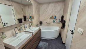 REALFINANC 100% aktuálny!!! Novostavba 4 izbový byt 156,5 m² v novostavbe Rezidencia Hviezdoslavova v centre mesta Trnava. - fotografia 11