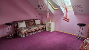 Na prenájom po rekonštrukcii 3-izbový byt 100 m2, v rodinnom dome pre 3 študentky kúsok od centra, Oblúková ulica, Trnava. - fotografia 6