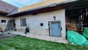 Na predaj SLNEČNÝ stavebný pozemok so starším rodinným domom v obci Kátlovce - fotografia 12