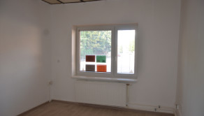 REALFINANC – 100% aktuálny! prenájom komerčný priestor s výmerou 14,79 m² na Jerichovej ulici v Trnave ! - fotografia 1