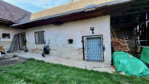 Na predaj SLNEČNÝ stavebný pozemok so starším rodinným domom v obci Kátlovce - fotografia 12