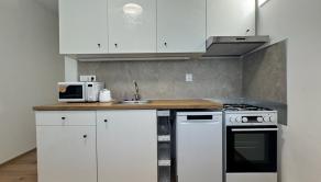 Prenájom veľký 3.-izb. novo zrekonštruovaný byt s loggiou v top lokalite blízko centra mesta a žel. stanice na Hospodárskej ul. - fotografia 10