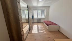 Prenájom veľký 3.-izb. novo zrekonštruovaný byt s loggiou v top lokalite blízko centra mesta a žel. stanice na Hospodárskej ul. - fotografia 14