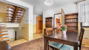 REALFINANC – 100% aktuálny! 35 ročný - 5 izbový rodinný dom s garážou, pozemok 692 m2, Opoj ! - fotografia 4