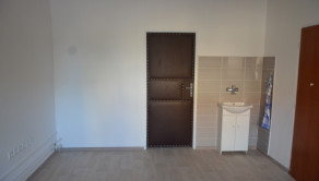 REALFINANC – 100% aktuálny! prenájom komerčný priestor s výmerou 14,79 m² na Jerichovej ulici v Trnave ! - fotografia 2