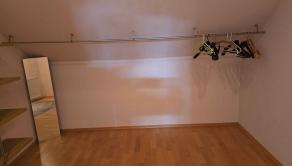 Na prenájom po rekonštrukcii 3-izbový byt 100 m2, v rodinnom dome pre maximálne pre 2 až 3 pracujúcich ľudí kúsok od centra, Oblúková ulica, Trnava. - fotografia 5