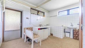 REALFINANC – 100% aktuálny! 35 ročný - 5 izbový rodinný dom s garážou, pozemok 692 m2, Opoj ! - fotografia 19
