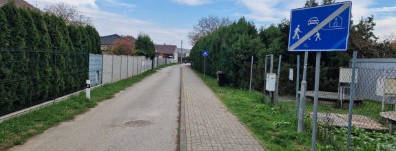 REALFINANC – 100% aktuálny! Stavebný pozemok celkom 959 m2, tichá ulica obec Madunice !!!