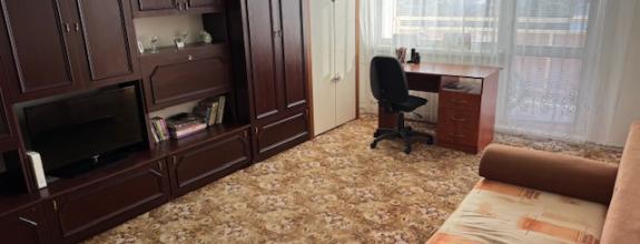 Predám veľký 1 izbový byt 42m2 + 2x lodžia na sídl. Prednádražie v Trnave