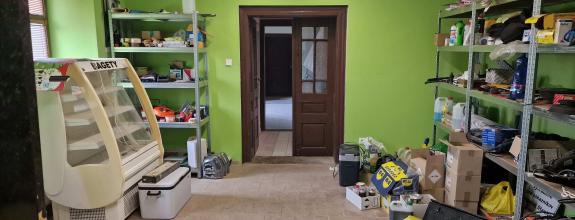 REALFINANC – 100% aktuálny, murovaný skladovací ako aj obchodný objekt, 234 m2- pozemok 783 m2 !!!