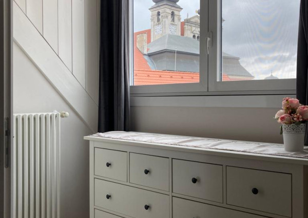 Atypický – vzdušný a murovaný 3-izbový byt s výmerou 80 m2 priamo v centre mesta Trnavy