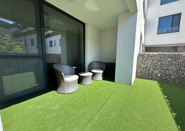 # CITY RESIDENCE # Exkluzívny 2.-izb. kompletne zariadený byt s terasou, 2x šatník, park. miesto, CENTRUM MESTA