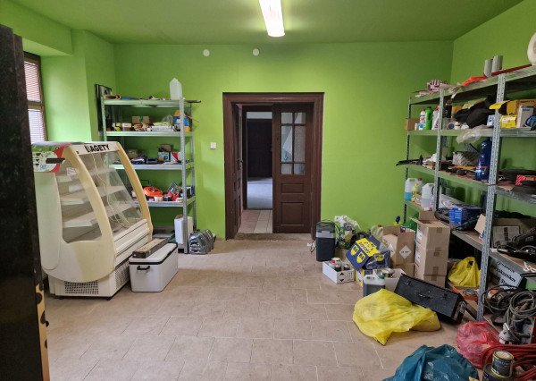 REALFINANC – 100% aktuálny, murovaný skladovací ako aj obchodný objekt, 234 m2- pozemok 783 m2 !!!