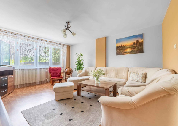 REALFINANC – 100% aktuálny! 35 ročný - 5 izbový rodinný dom s garážou, pozemok 692 m2, Opoj !