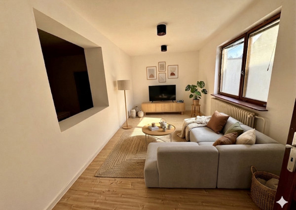 Na predaj rodinný dom s 10 árovým pozemkom a podnikateľským potenciálom v obci Veľké Kostoľany