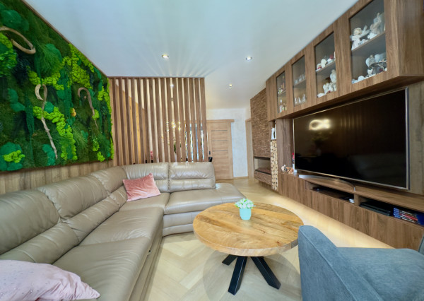 TEHLOVÝ 3.-izb. kompl. zrekonštruovaný byt s balkónom, 70m2, klíma, 5x vstavaná skriňa, Koniarekova ul.