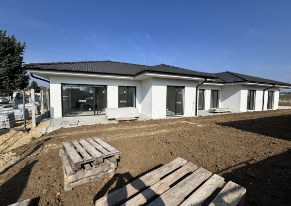 DOKONČENIE PODĽA VL. VÝBERU DO ŠTANDARDU V CENE!! NOVOSTAVBA 4.-izb. RD, hliníkové žalúzie, 2x park. miesto, obec Dolná Krupá