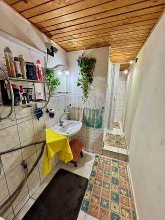 Zariadená 3,5.-izb. chata po rekonštrukcii v malebnej prírode Malých Karpát - fotografia 26