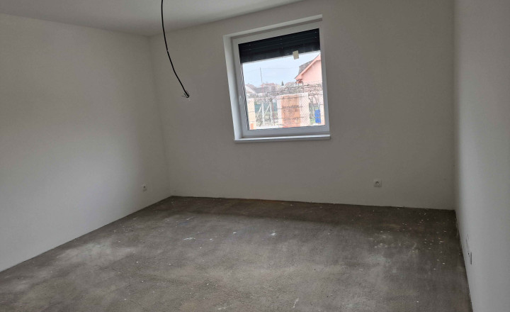 100% aktuálny ! Novostavba 4 izbový Rodinný Dom, 3x parkovacie miesto, pozemok 304 m2, fotovoltaika, Hrnčiarovce nad Parnou ! - fotografia 3