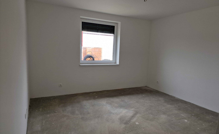 100% aktuálny ! Novostavba 4 izbový Rodinný Dom, 3x parkovacie miesto, pozemok 582 m2, fotovoltaika, Hrnčiarovce nad Parnou ! - fotografia 4