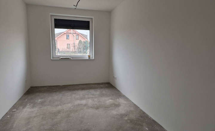 100% aktuálny ! Novostavba 4 izbový Rodinný Dom, 3x parkovacie miesto, pozemok 582 m2, fotovoltaika, Hrnčiarovce nad Parnou ! - fotografia 6