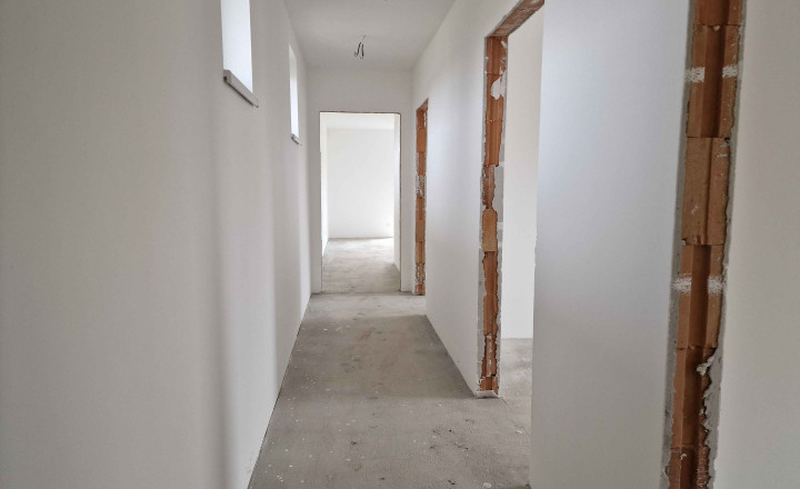 100% aktuálny ! Novostavba 4 izbový Rodinný Dom, 3x parkovacie miesto, pozemok 582 m2, fotovoltaika, Hrnčiarovce nad Parnou ! - fotografia 8