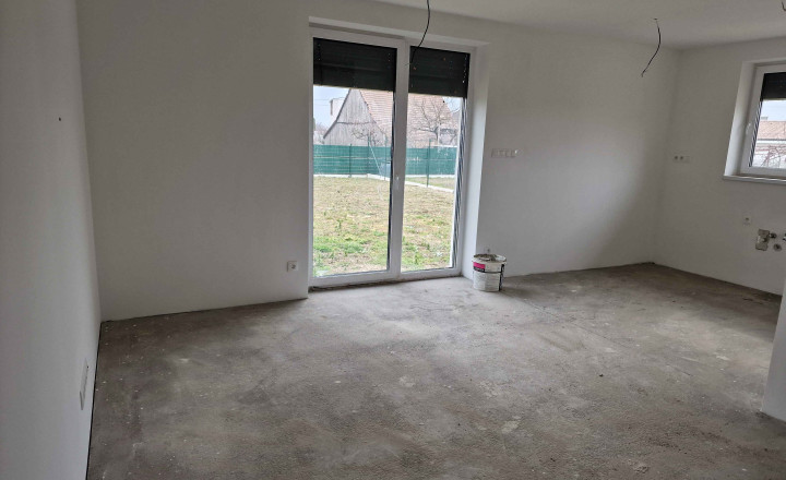 100% aktuálny ! Novostavba 4 izbový Rodinný Dom, 3x parkovacie miesto, pozemok 582 m2, fotovoltaika, Hrnčiarovce nad Parnou ! - fotografia 9