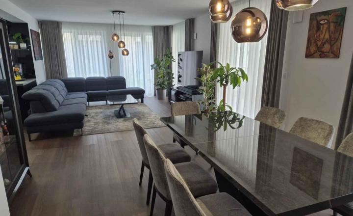 REALFINANC 100% aktuálny!!! Novostavba 4 izbový byt 156,5 m² v novostavbe Rezidencia Hviezdoslavova v centre mesta Trnava. - fotografia 1