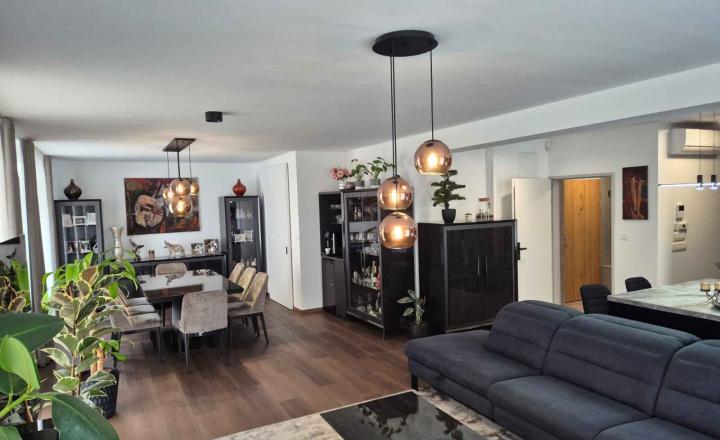 REALFINANC 100% aktuálny!!! Novostavba 4 izbový byt 156,5 m² v novostavbe Rezidencia Hviezdoslavova v centre mesta Trnava. - fotografia 3