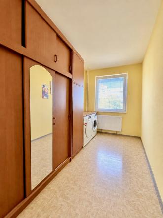 TOP LOKALITA!! Zariadený 3.-izb. byt s loggiou po rekonštrukcii na Družbe - fotografia 12