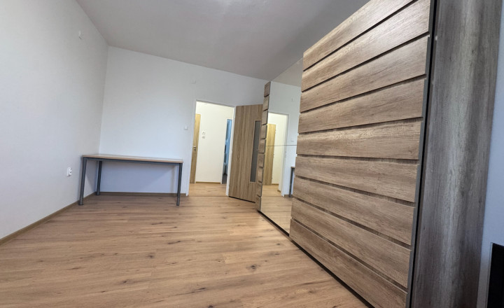 Prenájom veľký 3.-izb. novo zrekonštruovaný byt s loggiou v top lokalite blízko centra mesta a žel. stanice na Hospodárskej ul. - fotografia 13