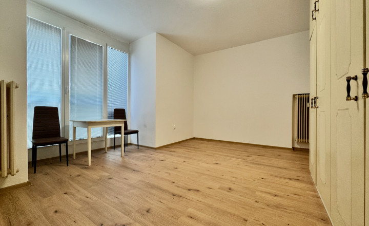 Prenájom veľký 3.-izb. novo zrekonštruovaný byt s loggiou v top lokalite blízko centra mesta a žel. stanice na Hospodárskej ul. - fotografia 15