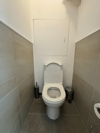 Prenájom veľký 3.-izb. novo zrekonštruovaný byt s loggiou v top lokalite blízko centra mesta a žel. stanice na Hospodárskej ul. - fotografia 19