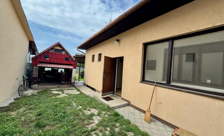 Na predaj 3.-izb. RD s pozemkom 483m2, 2x garáž, všetky IS, studňa, Sereď - časť Stredný Čepeň - fotografia 4