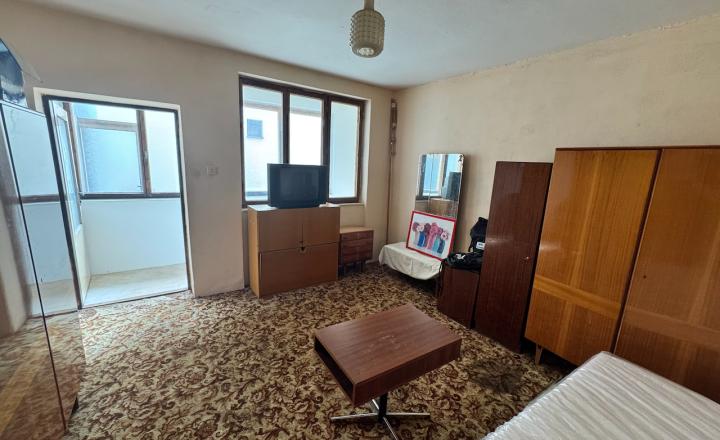 Na predaj 3.-izb. RD s pozemkom 483m2, 2x garáž, všetky IS, studňa, Sereď - časť Stredný Čepeň - fotografia 11