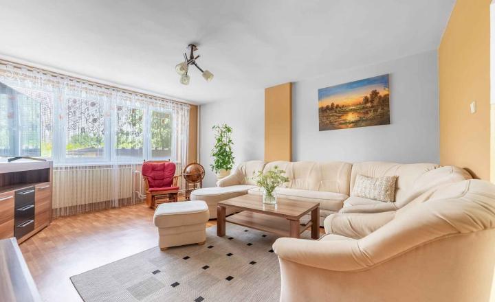 REALFINANC – 100% aktuálny! 35 ročný - 5 izbový rodinný dom s garážou, pozemok 692 m2, Opoj ! - fotografia 1