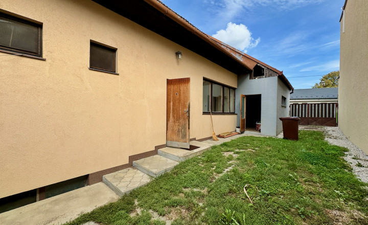 Na predaj 3.-izb. RD s pozemkom 483m2, 2x garáž, všetky IS, studňa, Sereď - časť Stredný Čepeň - fotografia 3