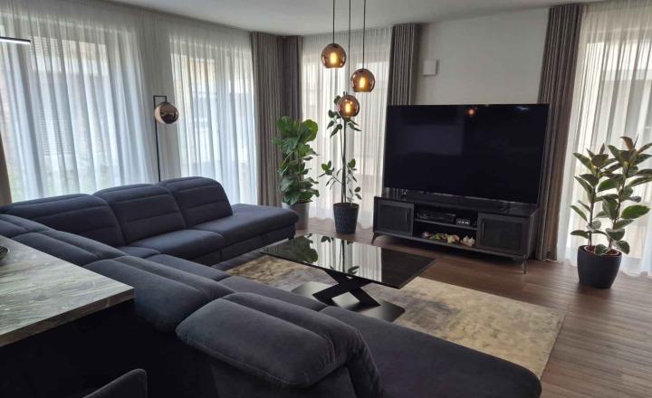 REALFINANC 100% aktuálny!!! Novostavba 4 izbový byt 156,5 m² v novostavbe Rezidencia Hviezdoslavova v centre mesta Trnava. - fotografia 5