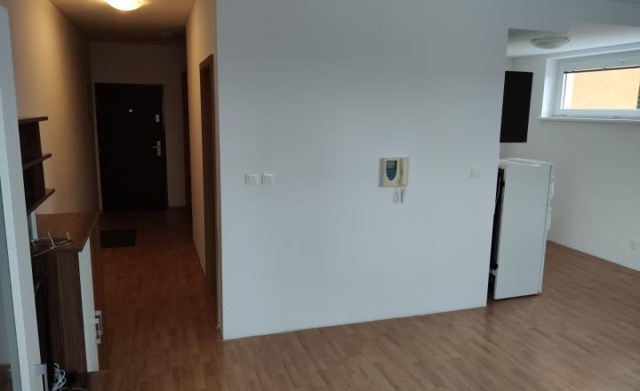Prenájom 1 izb. byt s parkovacím miestom T.Vansovej 4/A - fotografia 5