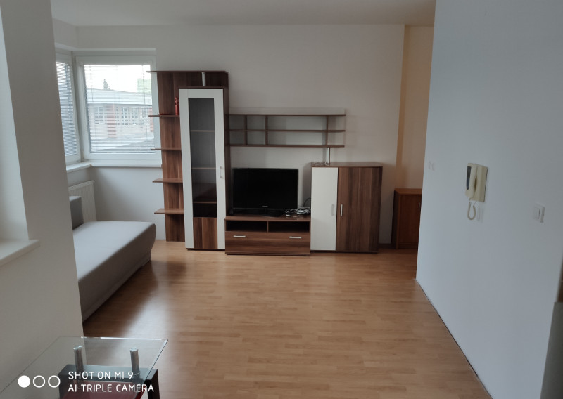 Prenájom 1 izb. byt s parkovacím miestom T.Vansovej 4/A